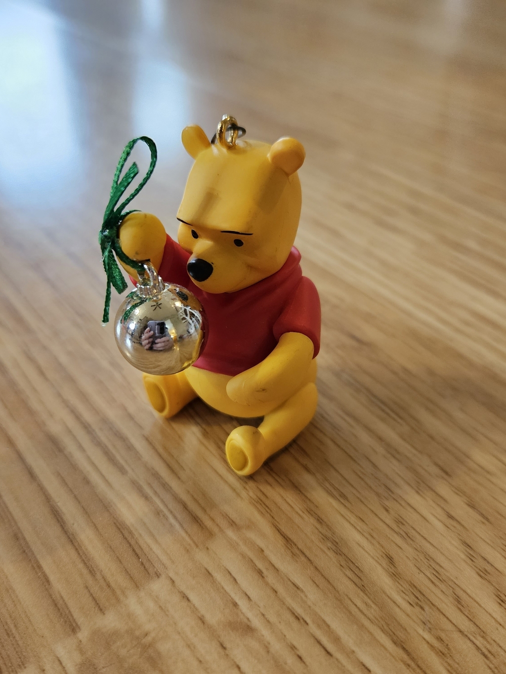 2010 Disney Hallmark Keepsake Ornament - Pooh Reflects on Christmas